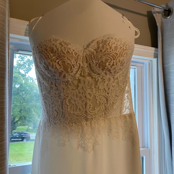 Pronovias Wedding dress - Picture 1 of 5